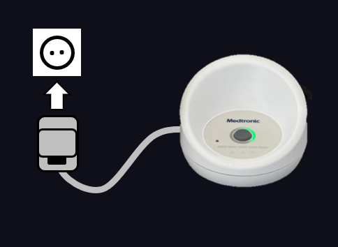 MyCareLink Relay branché et allumé